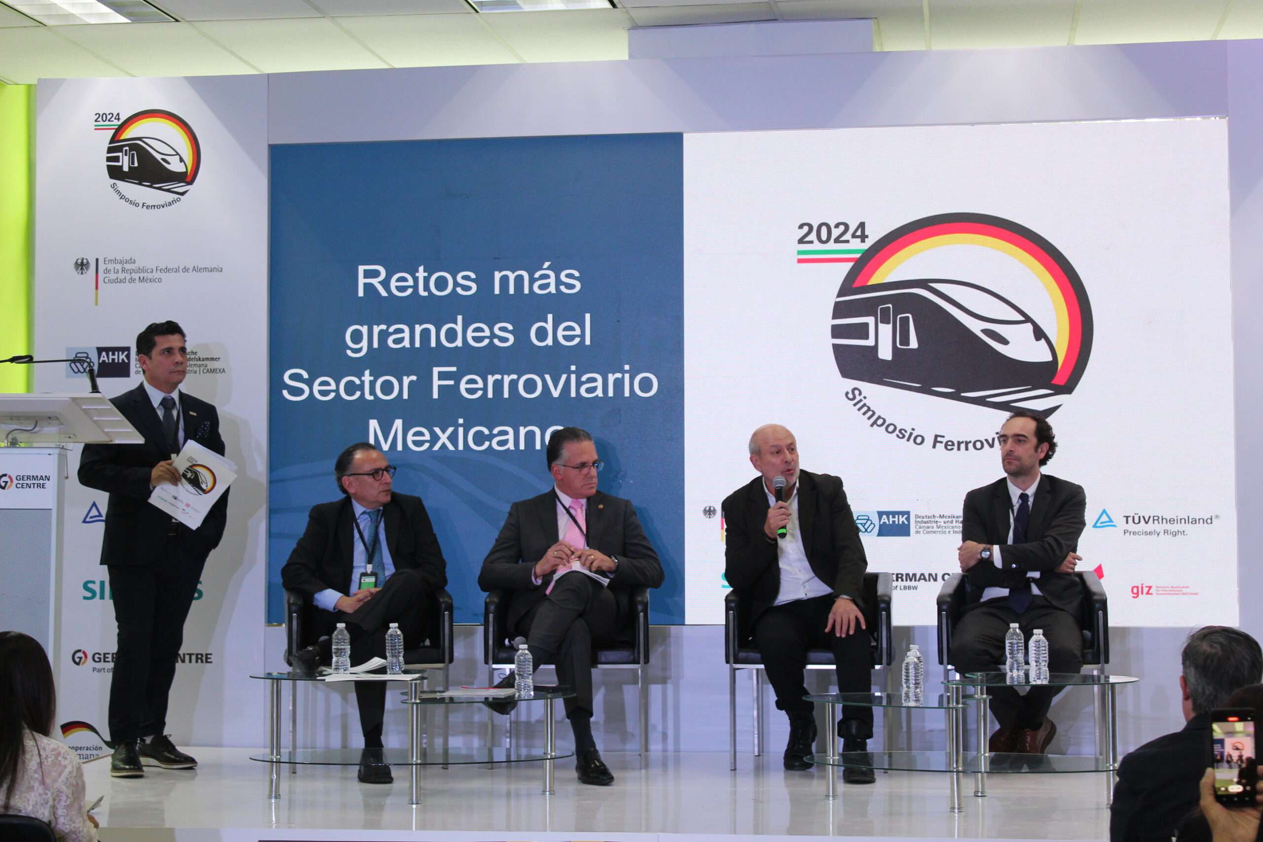 In-depth panel talks at German Railway Symposium in Mexico